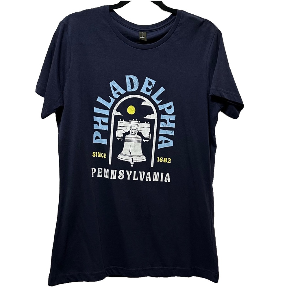 Philadelphia Pennsylvania Graphic T-Shirt Women’s Size M/L Navy Blue  NEW